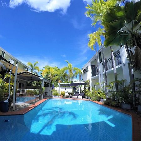 Crystal Garden Resort & Restaurant Cairns Exterior photo