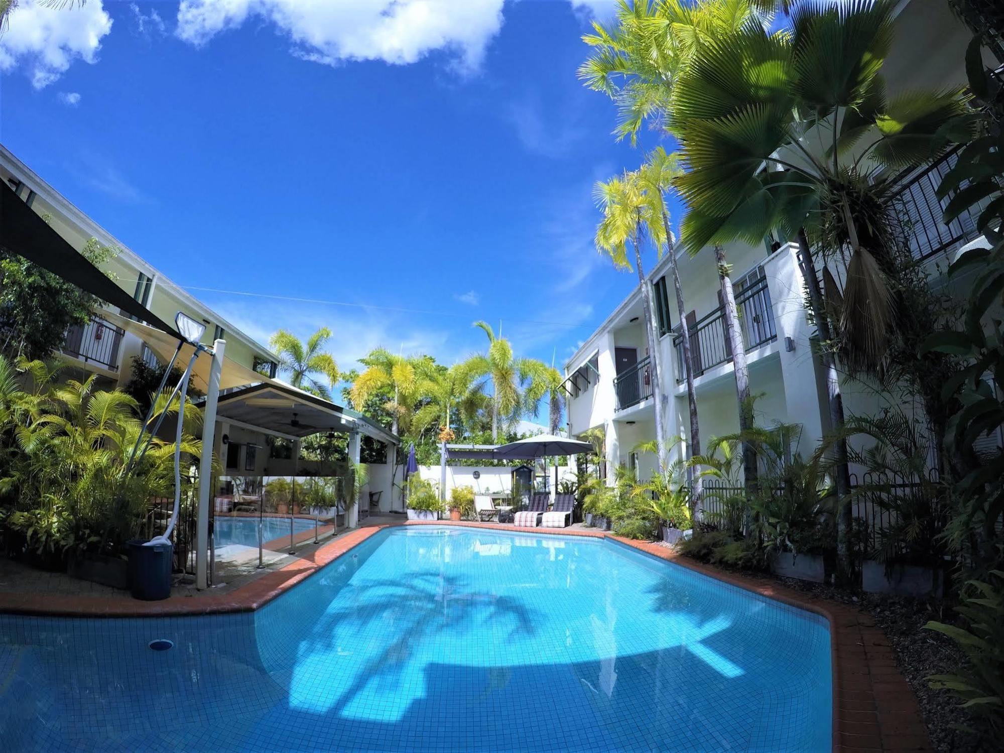 Crystal Garden Resort & Restaurant Cairns Exterior photo