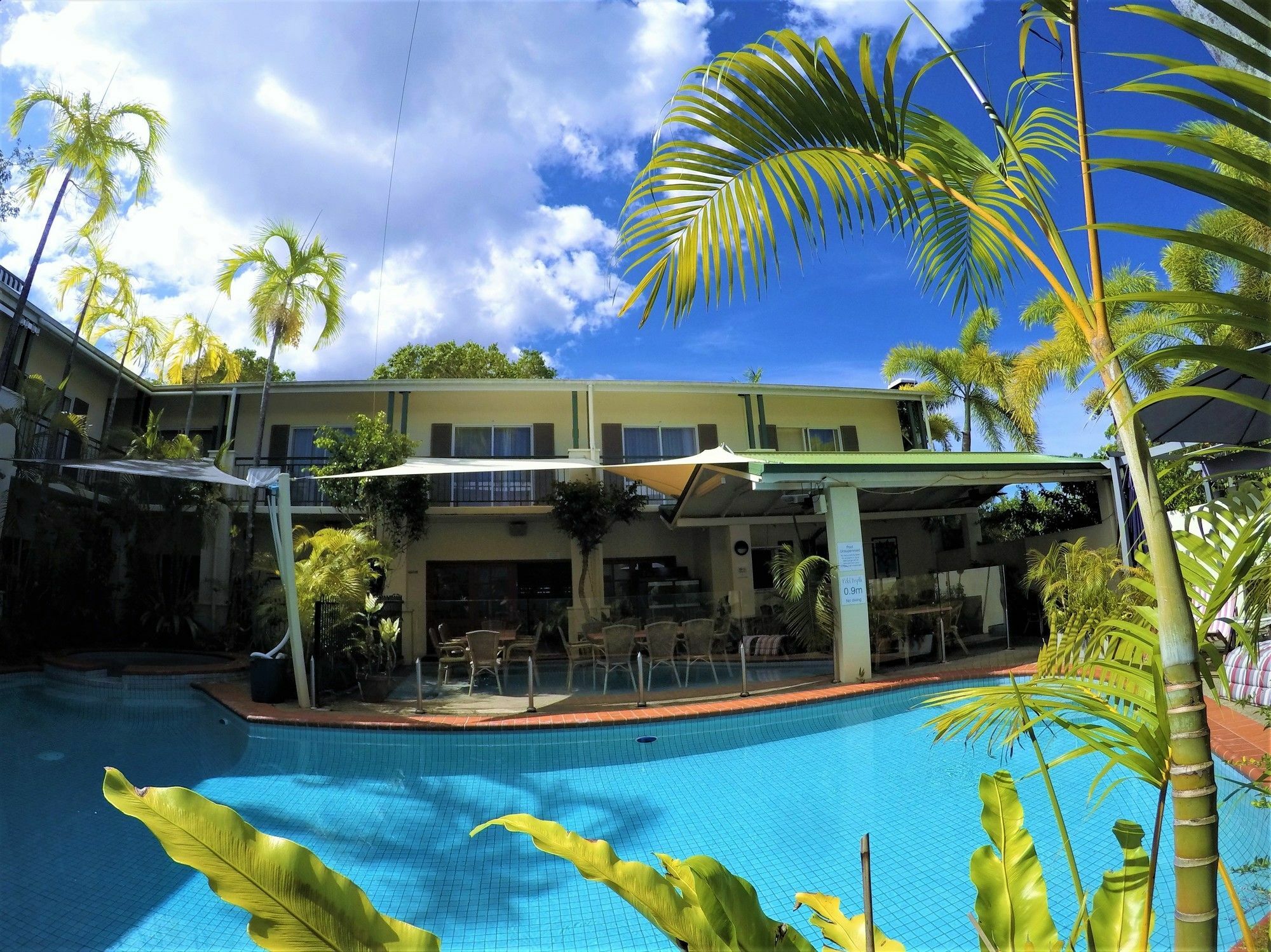 Crystal Garden Resort & Restaurant Cairns Exterior photo